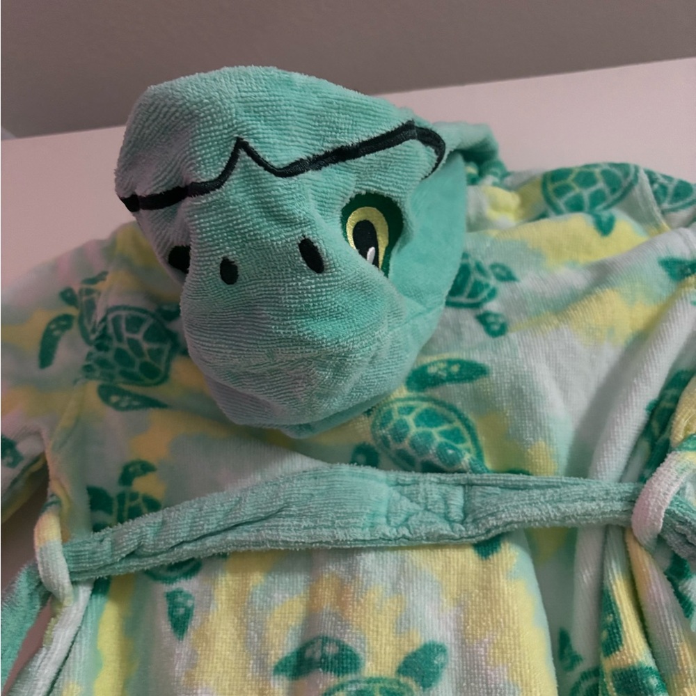 Green and Yellow Turtle Print Robe - Picture 2 of 3